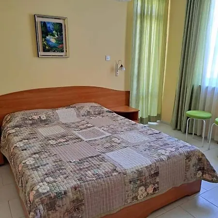 Family Selena Nessebar