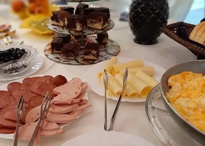 Hotel Family Selena 2*